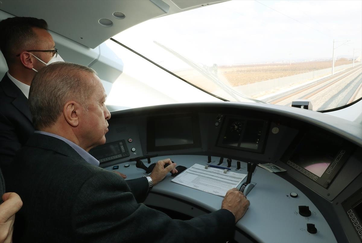 Son Dakika: Cumhurbaşkanı Erdoğan müjdeyi verdi: Konya-Karaman Yüksek Hızlı Tren Hattı bir hafta ücretsiz olacak
