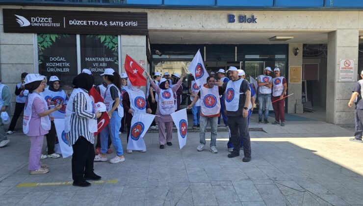 KAMU İŞÇİLERİNDEN YÜZDE 16’LIK ZAMA TEPKİ;DÜZCE ÜNİVERSİTESİ HASTANESİNDE YARIM GÜN ÇALIŞMAMA EYLEMİ BAŞLADI