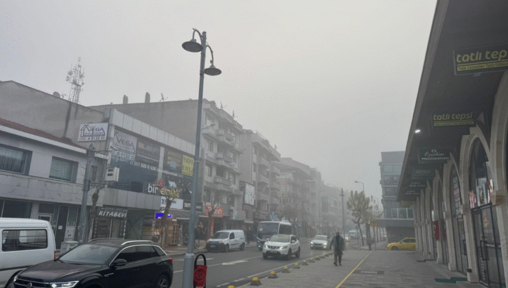 Düzce’de Sabah Sisi Görüş Mesafesini 15 Metreye Düşürdü