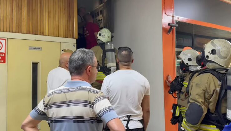 DÜZCE’DE ELEKTRİK PANOSUNDAN YÜKSELEN DUMANLAR PANİĞE YOL AÇTI !