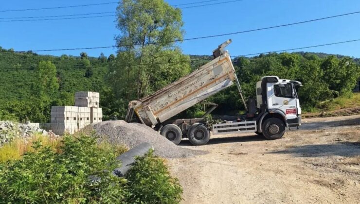 ARDIÇDİBİ KÖYÜ’NDE CAMİ ÇEVRESİ DÜZENLEME ÇALIŞMALARI SÜRÜYOR