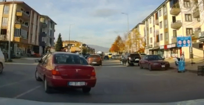 Düzce’de Kural Tanımaz Sürücüler Trafiği Tehlikeye Attı