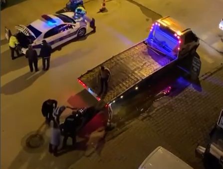 AKÇAKOCA’DA MOTOSİKLETLİ GENÇ KAZA YAPIP KAÇTI!